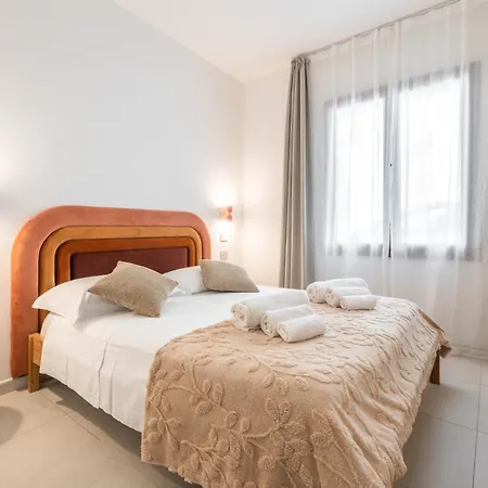 شقة Domus Luxi *